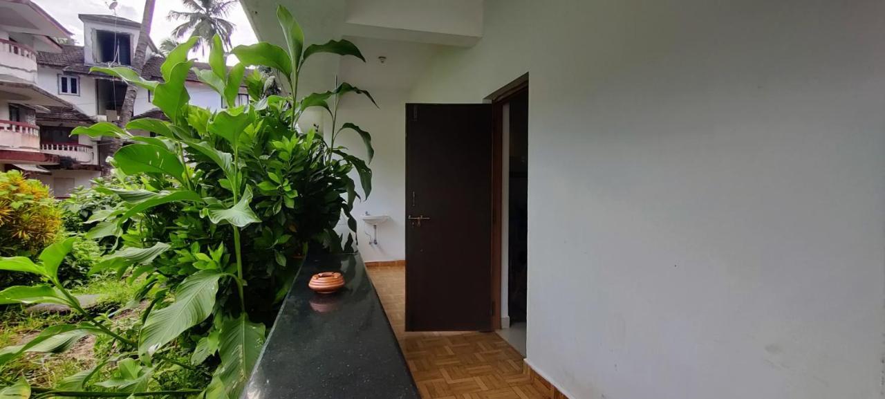 J-House, Spacious Apartments With Balconies, Thalassa 1Min Away Siolim Exterior foto