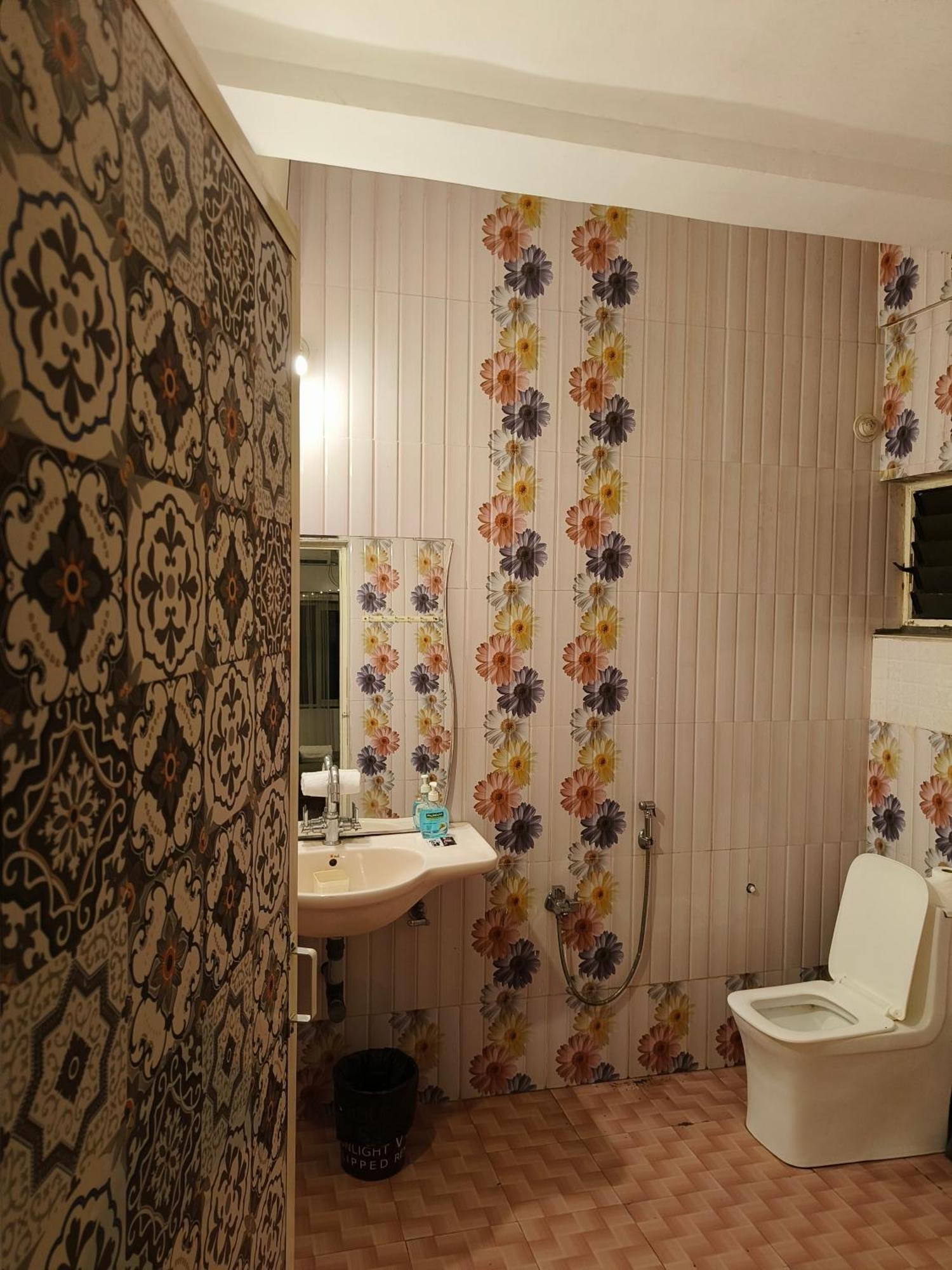 J-House, Spacious Apartments With Balconies, Thalassa 1Min Away Siolim Habitación foto