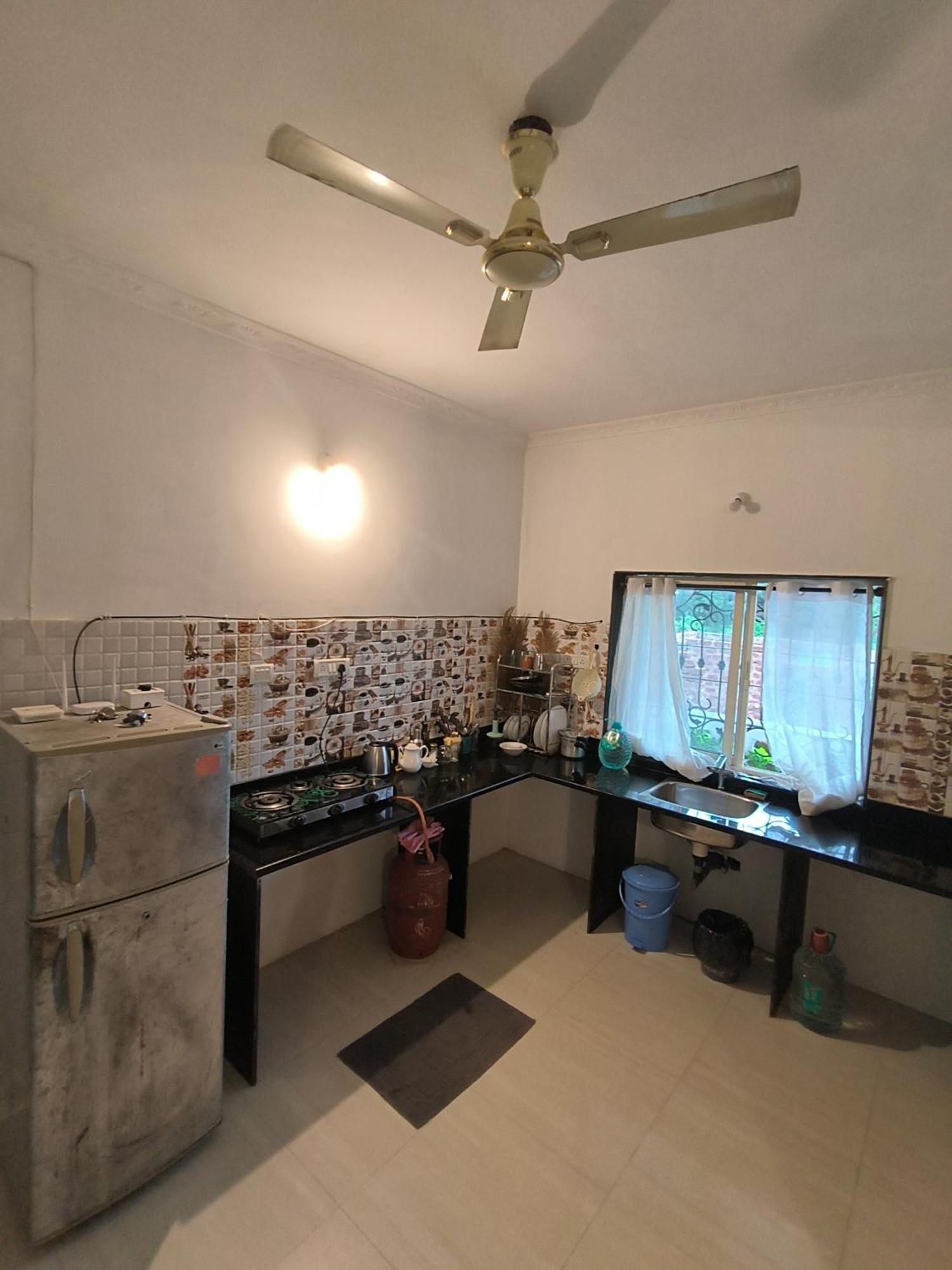J-House, Spacious Apartments With Balconies, Thalassa 1Min Away Siolim Habitación foto
